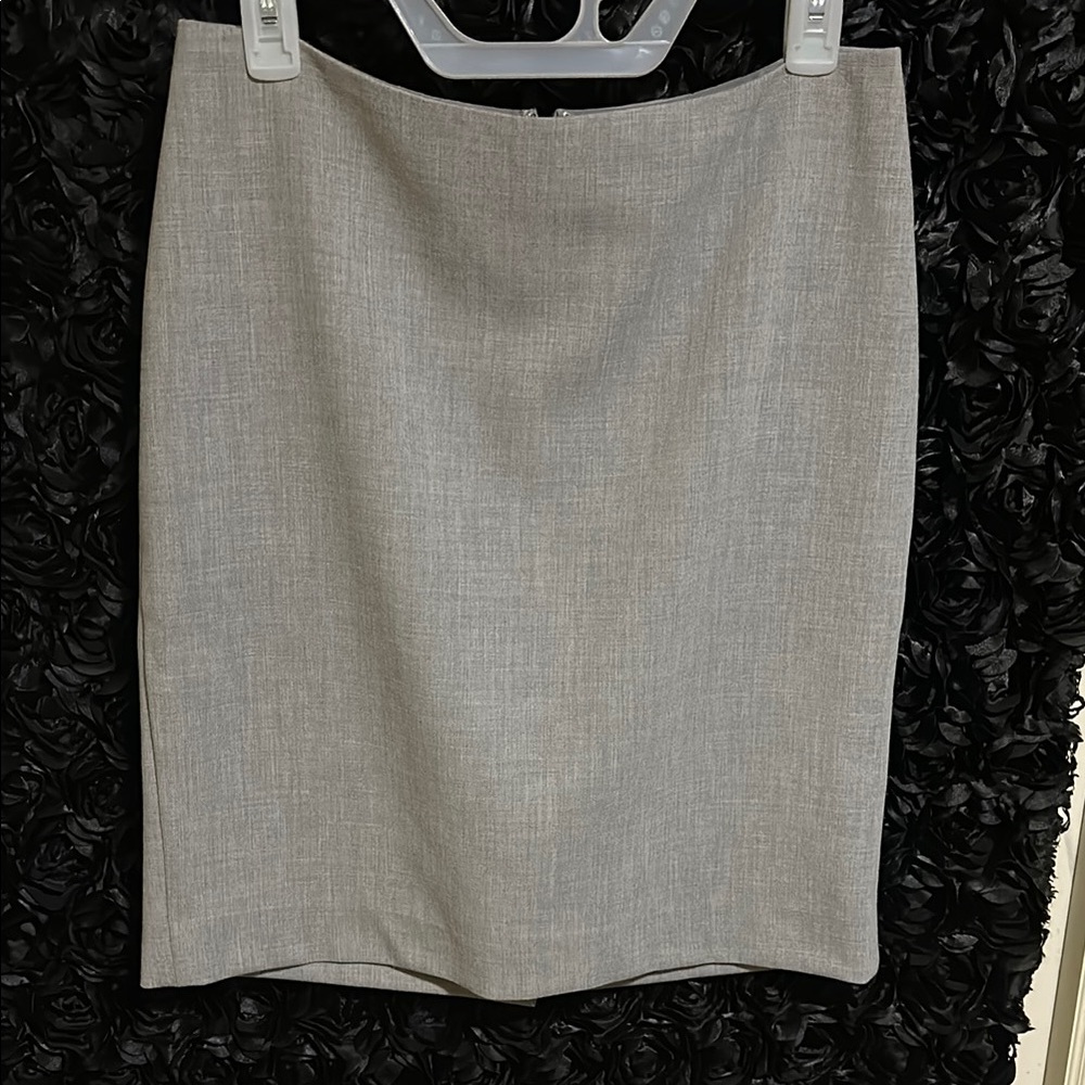 Talbots Elegant Gray Women's Skirt, size 6
